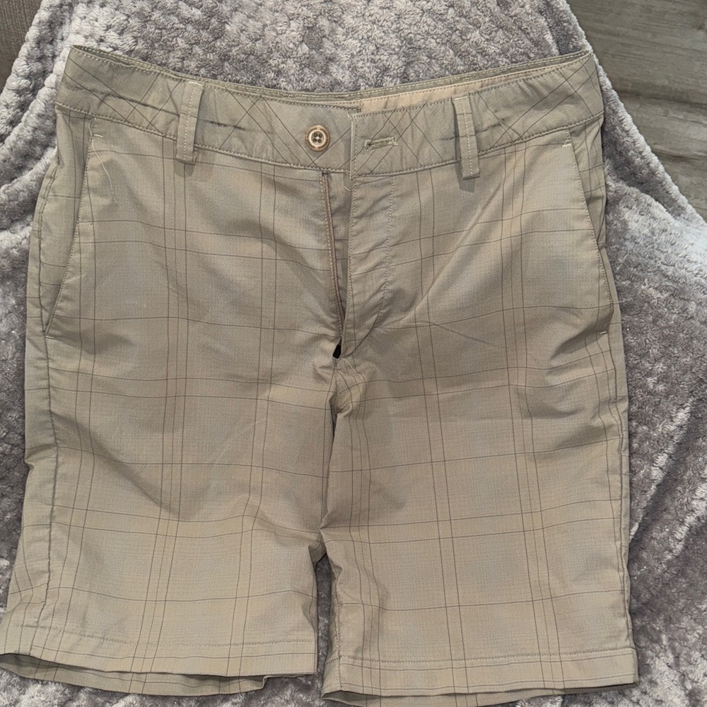 Under Armour Men's Beige Plaid Shorts